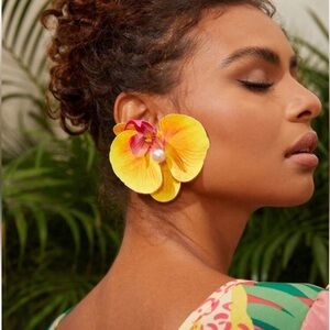 Tropical Orchid Pearl Earrings